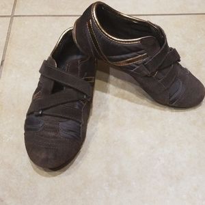 Steve Madden Brown & Gold Sneakers